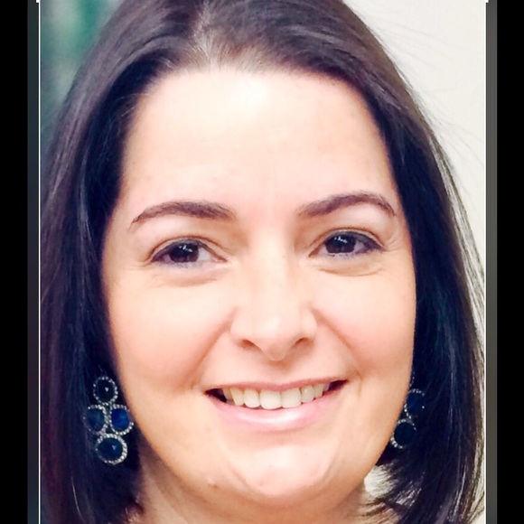 Profile Picture of Luciana Tomasoni (@ltomasoni) on Poshmark