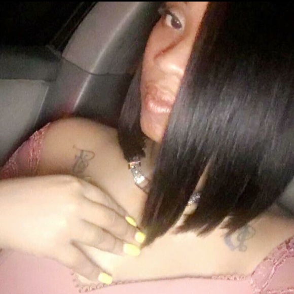 Profile Picture of Deborah Featherson (@dfeatherson26) on Poshmark