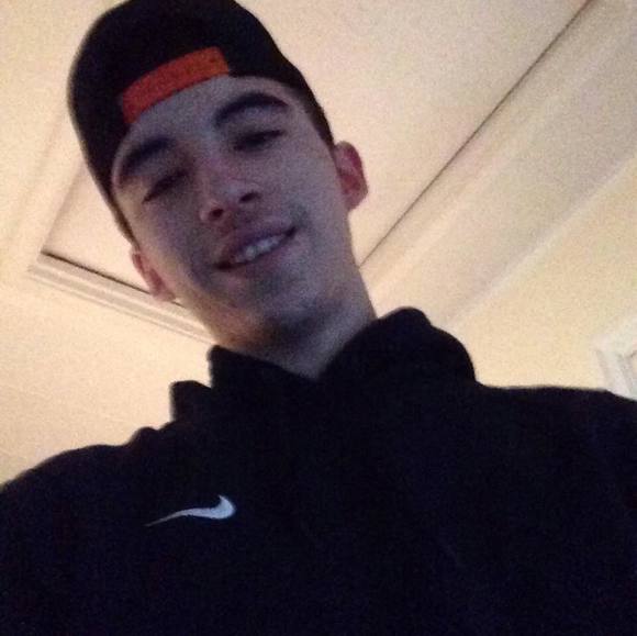 Profile Picture of Jesse Salcedo (@juicyj020) on Poshmark