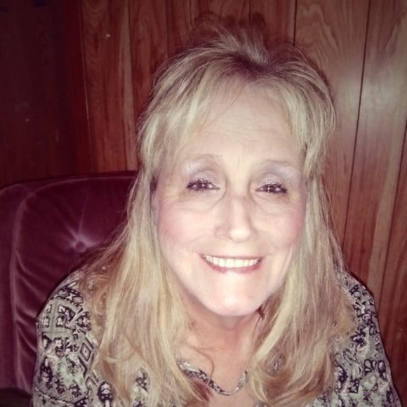 Profile Picture of Robin Bender (@robinbender399) on Poshmark