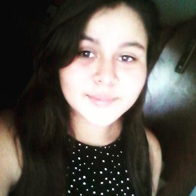 Profile Picture of Adelina Flores (@adelinaflores13) on Twitter