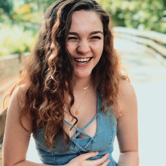 Megan Fleeger - Poshmark Profile Picture of Megan Fleeger (@meganfleeger) on Poshmark