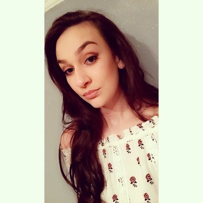 Profile Picture of Emily Craven (@emcrave) on Twitter