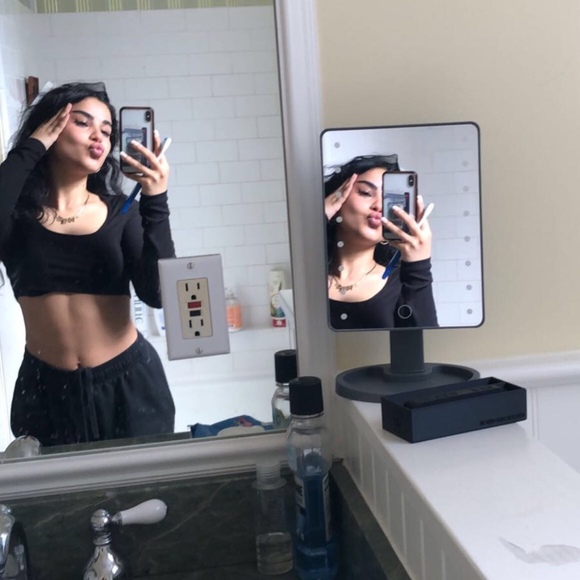 Profile Picture of Zahra Al (@princesszahr4) on Poshmark