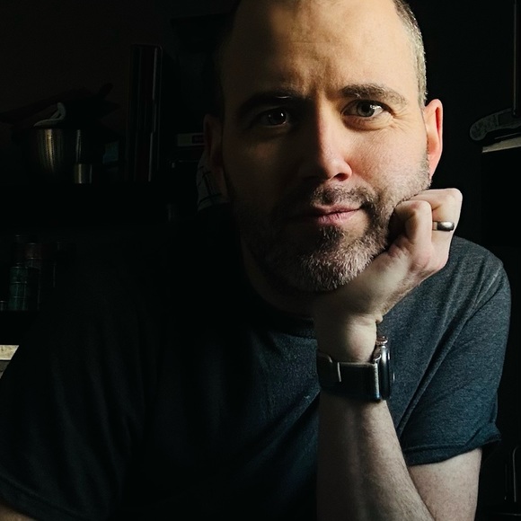 Profile Picture of Brennon Giles (@brennongiles) on Poshmark