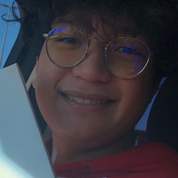 Profile Picture of Phoenix Alcera (@oof_soup) on Poshmark