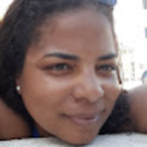 Profile Picture of Kernel Queen (@kernelqueen) on Poshmark