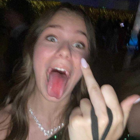 Profile Picture of Adrianna Blackman (@adriannaaa0806) on Poshmark