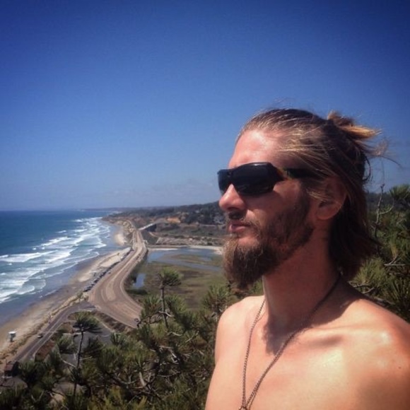 Profile Picture of Joel Loeffler (@laxloeffler) on Poshmark