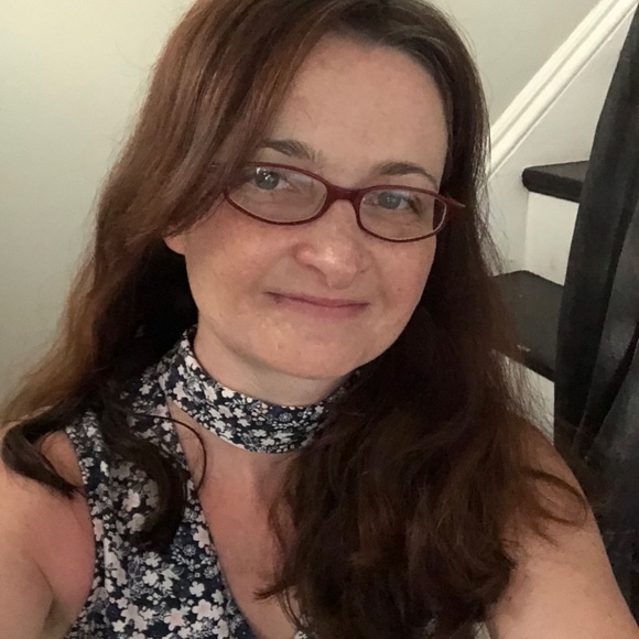 Profile Picture of Jennifer Tester (@jntester) on Poshmark