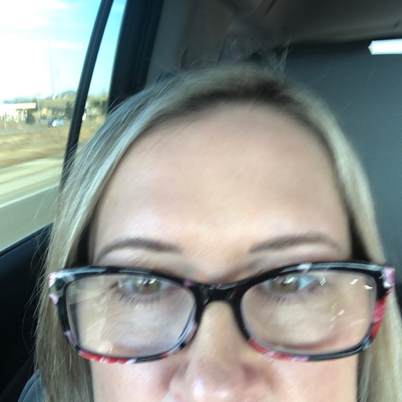 Profile Picture of Allison Dozark (@adozark) on Poshmark