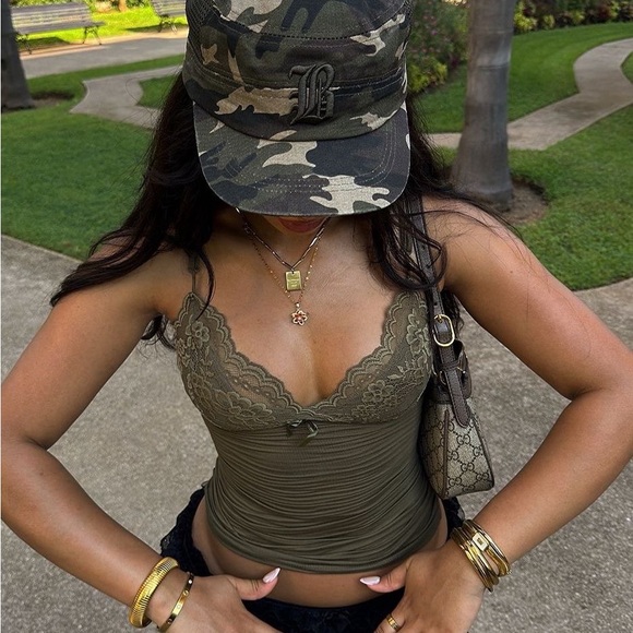 Profile Picture of Ruby Knight (@rubyknight697) on Poshmark