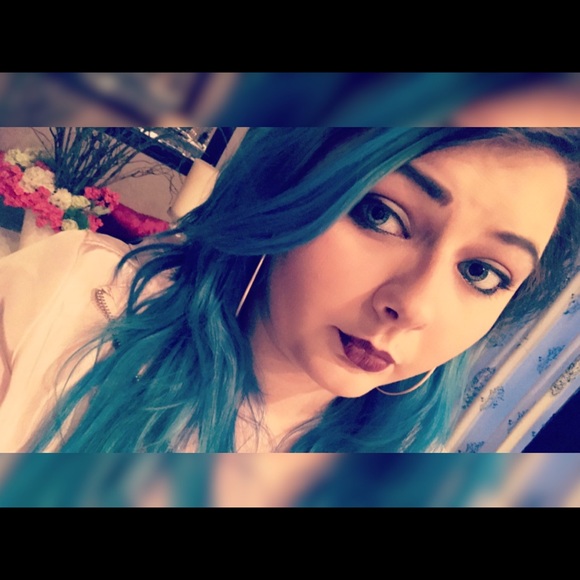 Profile Picture of Marisa Roberts (@marisapixie) on Poshmark