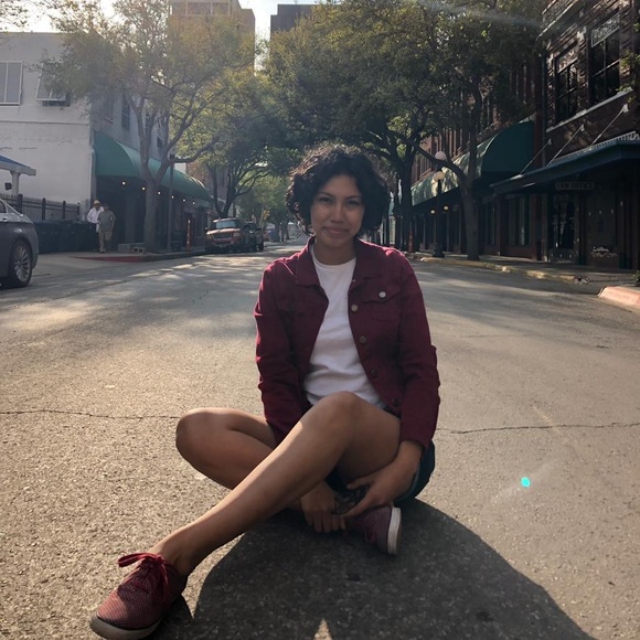 Profile Picture of Yazmin Sanchez (@yazminazul) on Poshmark