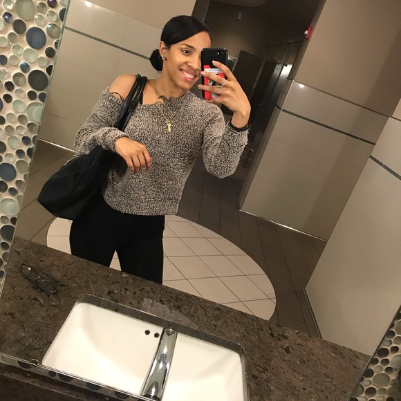 Profile Picture of Andrea Dorsainvil (@andreadors96) on Poshmark