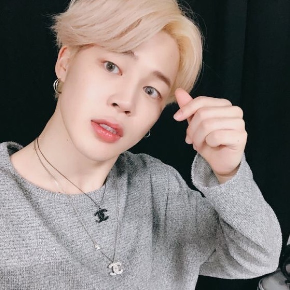 Profile Picture of Giselle Rivera (@kookminshop) on Poshmark