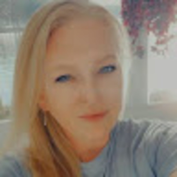 Profile Picture of Bethany Consic (@x_bethany_x) on Poshmark