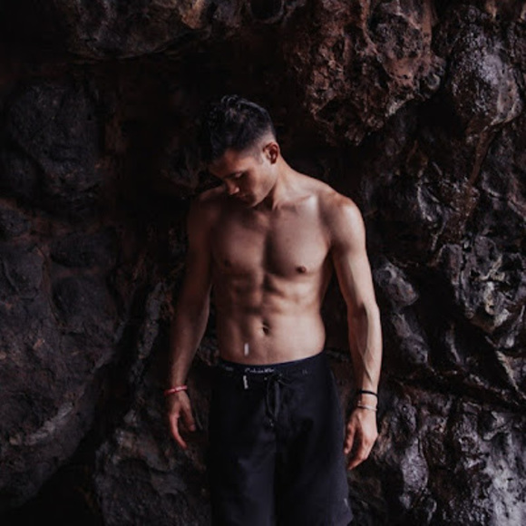 Profile Picture of Elihú Cardenas (@bielcarde) on Poshmark