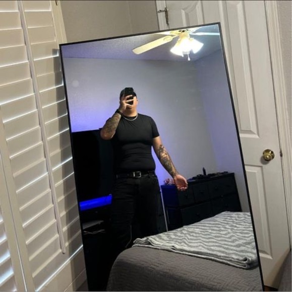 Profile Picture of Tomas Marquez (@tomasmarquez780) on Poshmark