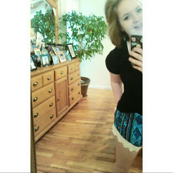 Profile Picture of Brittany Strasburger (@brittanystras) on Poshmark