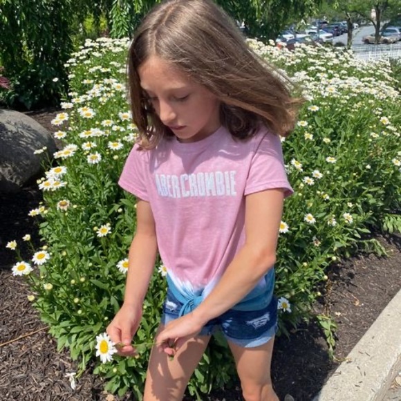 Profile Picture of Janet Hall (@musics43) on Poshmark