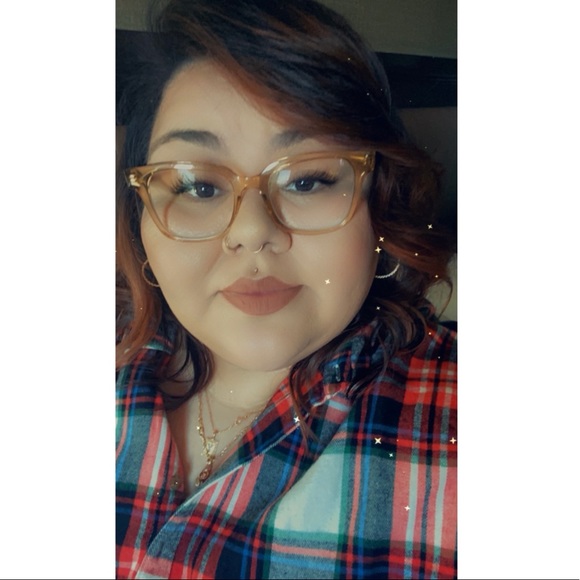 Profile Picture of Yolanda Trujillo (@yolandatruji635) on Poshmark