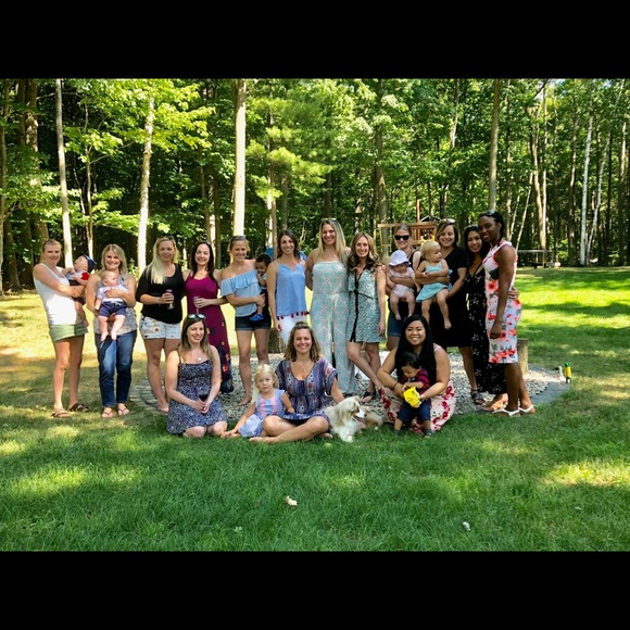 Profile Picture of Colleen Cryan (@colleencryan) on Poshmark