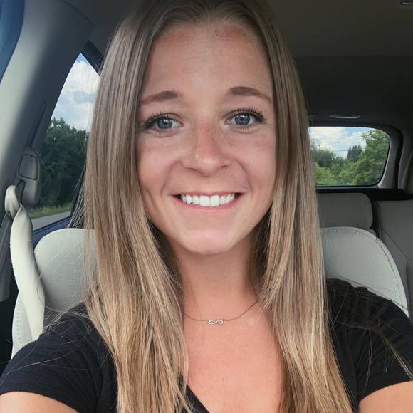 Profile Picture of Madison Ashley (@madisonashle221) on Poshmark