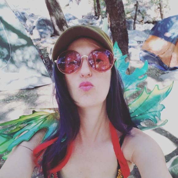 Profile Picture of Alicia Rogan (@alleycat3332) on Poshmark