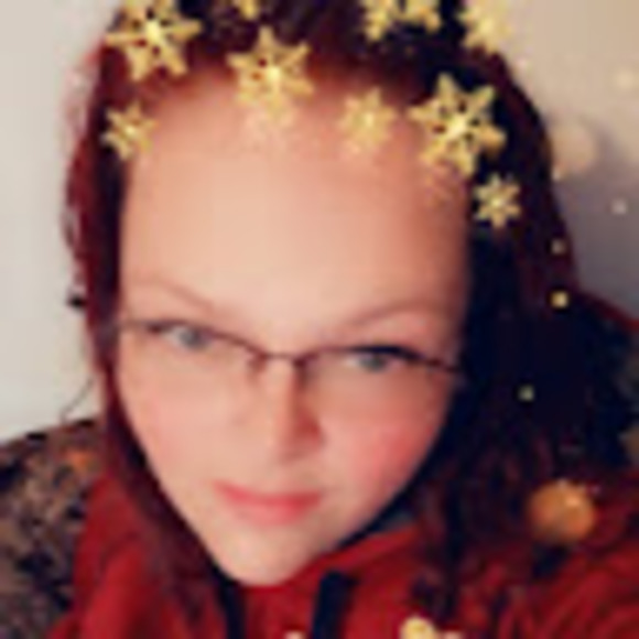 Profile Picture of Amanda Freeman (@amandafreema452) on Poshmark