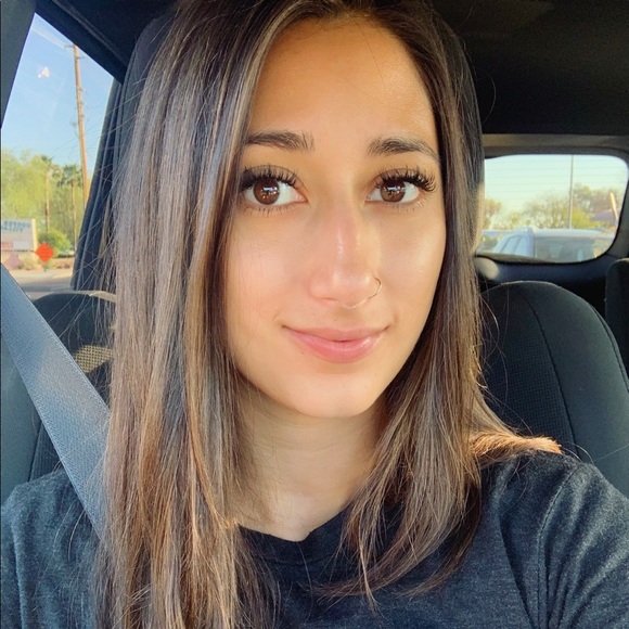 Profile Picture of Kimberly Misra (@kimberlymisra) on Poshmark
