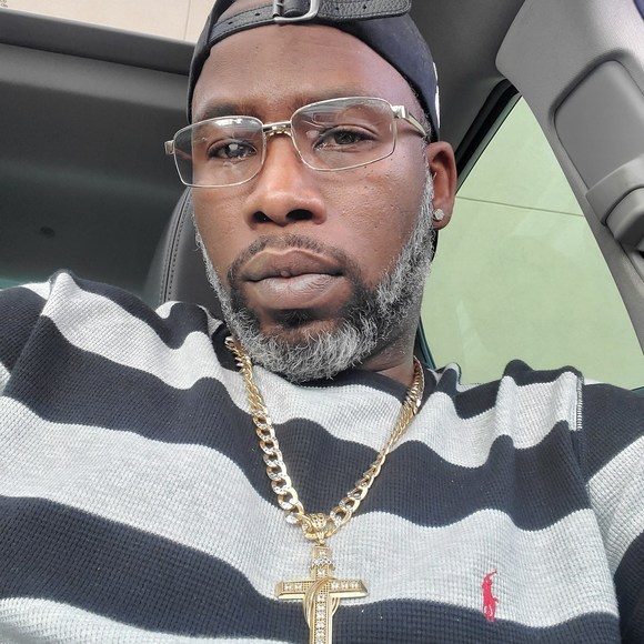 Profile Picture of Malcolm Smith (@malcsmith80) on Poshmark