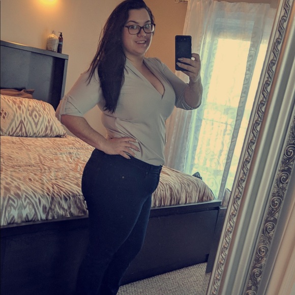 Profile Picture of Danielle Van damme (@dvandamme) on Poshmark
