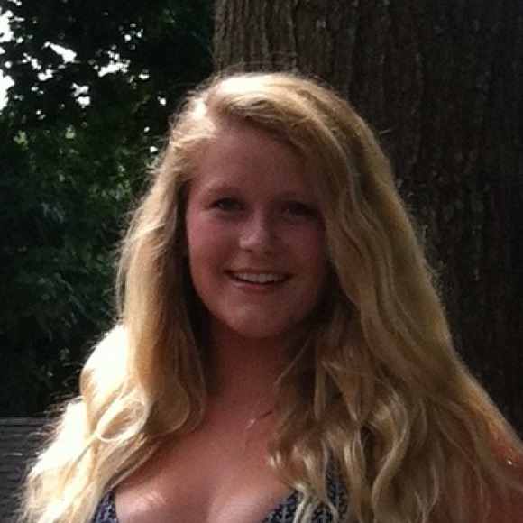 Profile Picture of Phoebe Brightly (@phoebeswim) on Poshmark