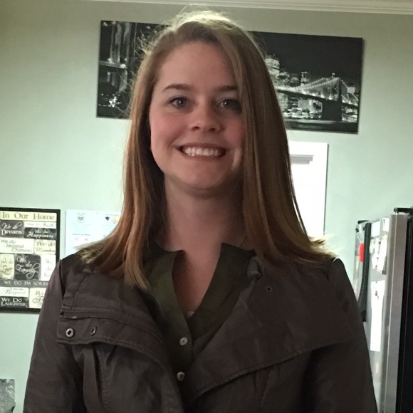 Profile Picture of Katelyn Duffy (@katelynduffy) on Poshmark