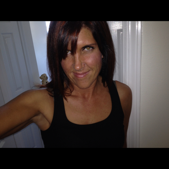Profile Picture of Aimee Paul (@aimeesun22) on Poshmark