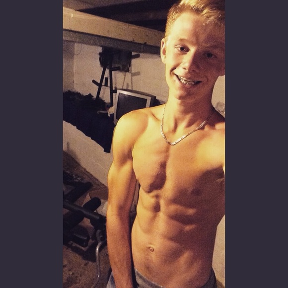 Profile Picture of Cosy Beookman (@codybrookman) on Poshmark