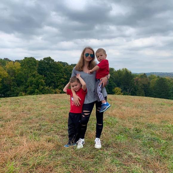 Profile Picture of Valerie Cafasso (@valeriecafasso) on Poshmark