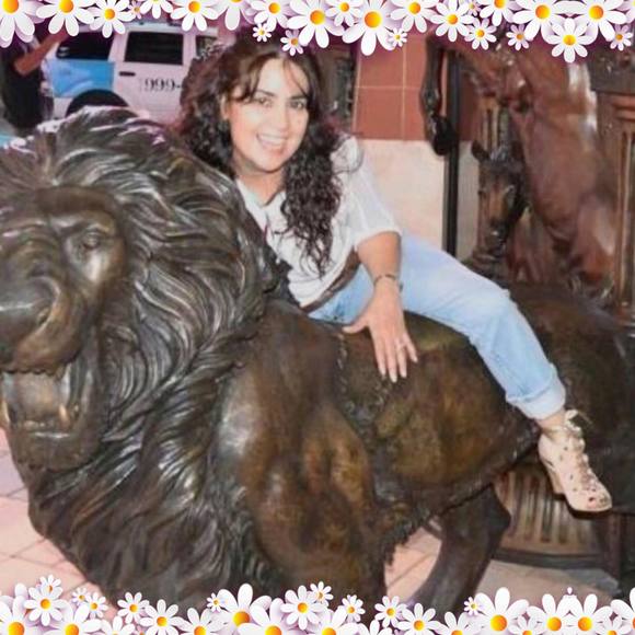 Profile Picture of Rexio Gonzalez (@rexiogonzalez) on Poshmark