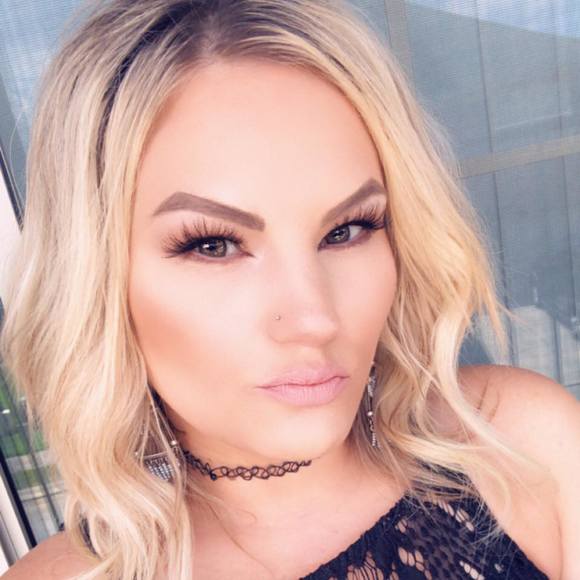 Profile Picture of Crystal Shirley (@crystallashells) on Poshmark