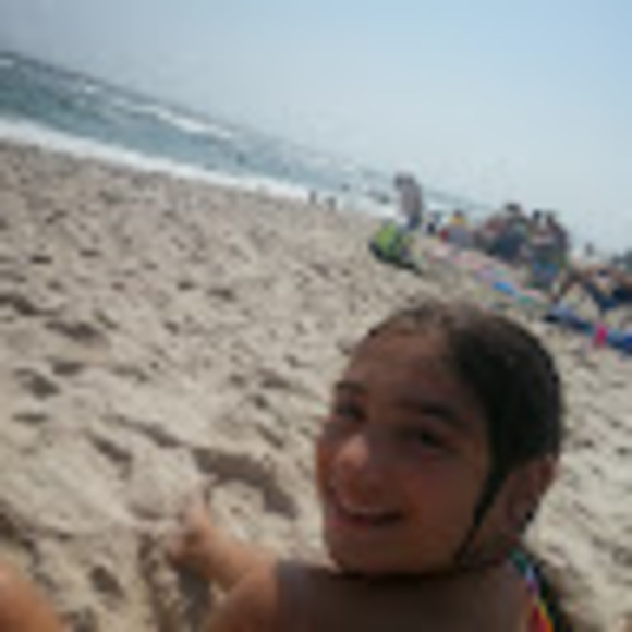 Profile Picture of Penny Pavlounis (@pennypavlounis) on Poshmark