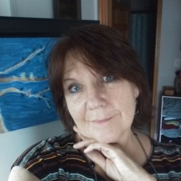 Profile Picture of Ariel's Garden (@angelight) on Poshmark