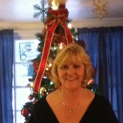 Profile Picture of Debra Thackeron Twitter