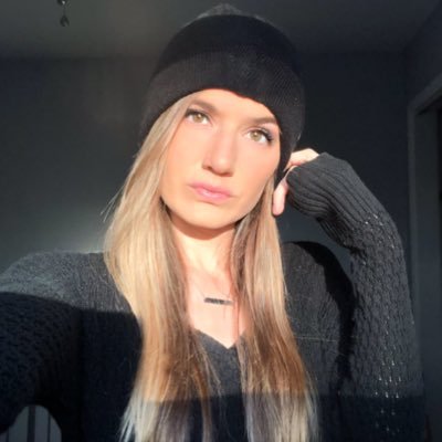 Profile Picture of Carly Taylor (@carlytayylor) on Twitter