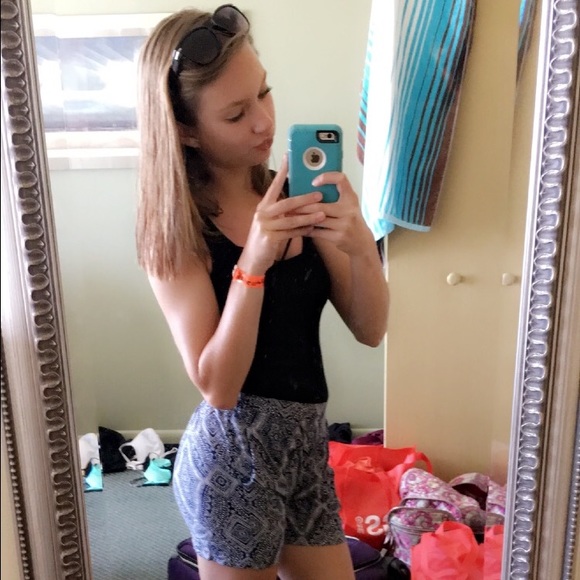 Profile Picture of Amelia Duffy (@amelia12310) on Poshmark