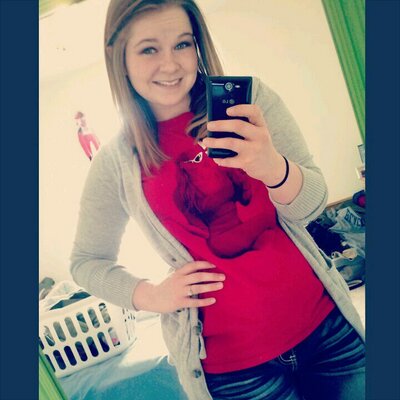 Profile Picture of Jessie Leonard (@HEYits_jessayee) on Twitter