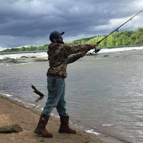 Profile Picture of Steven Rhodes (@steven_rhodes) on Poshmark