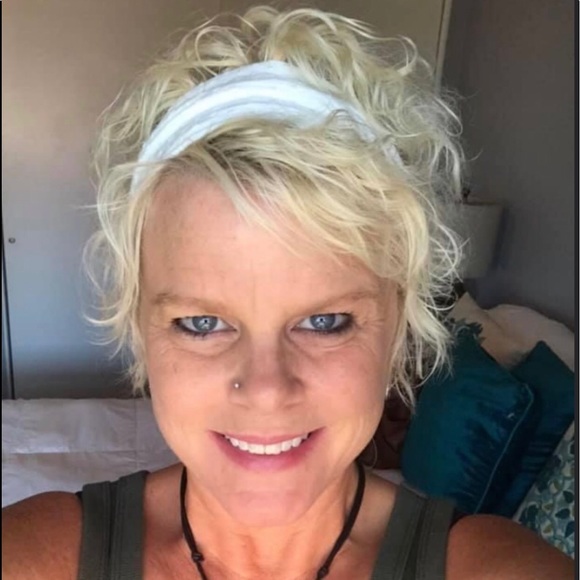 Profile Picture of Stephanie Wampler (@swampler1970) on Poshmark