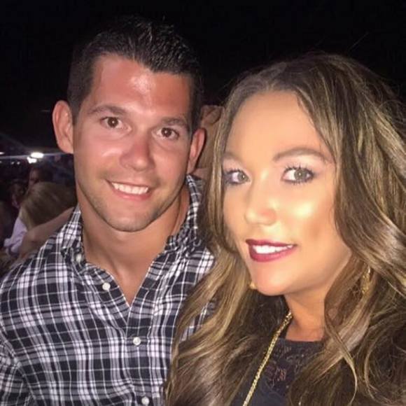 Profile Picture of Aimee Wallace (@alwallace78) on Poshmark