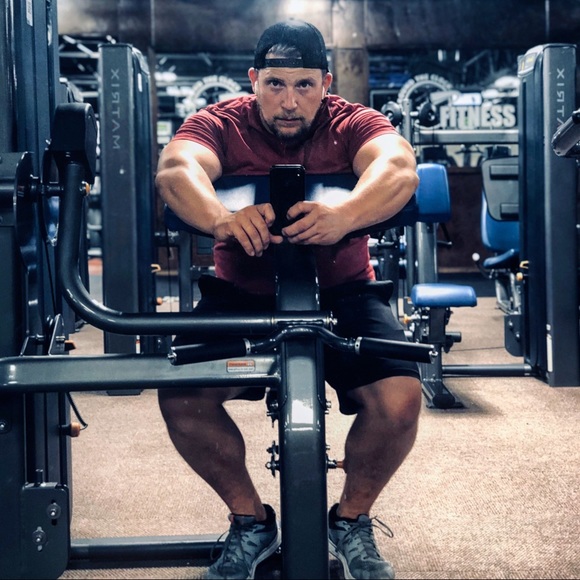 Profile Picture of Dylan Ulrich (@dulrich10) on Poshmark